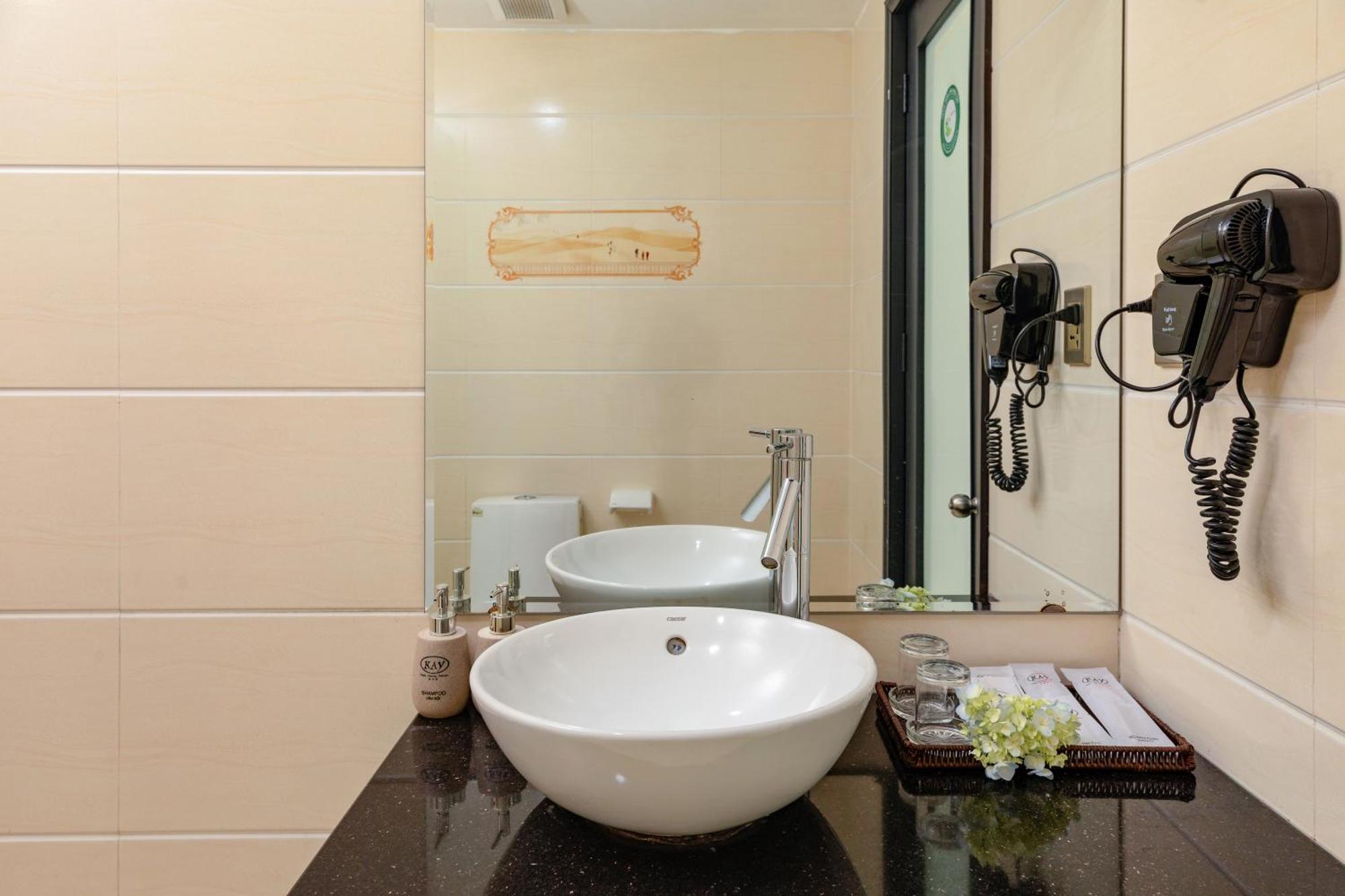 Kay Hotel Da Nang - Near Dragon Bridge Buitenkant foto