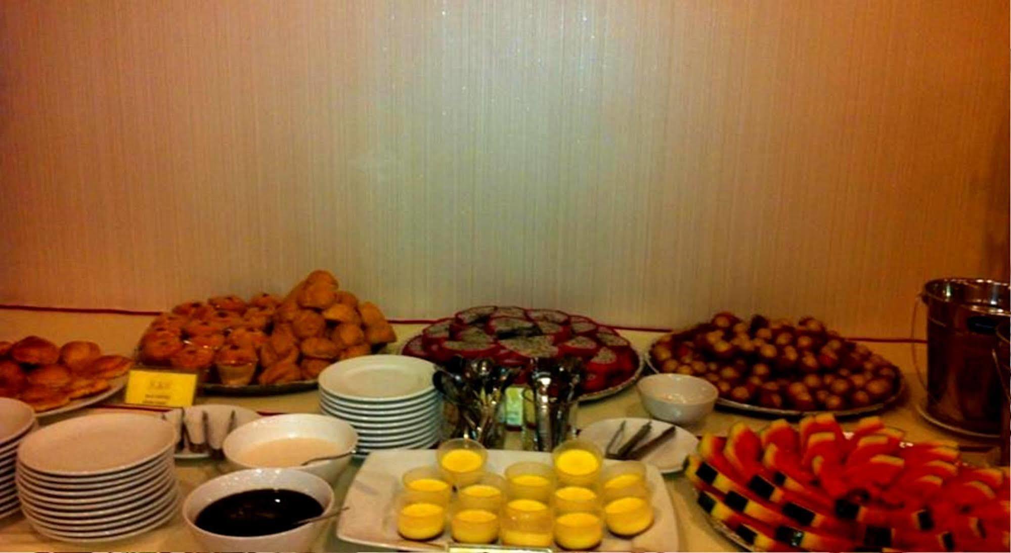 Kay Hotel Da Nang - Near Dragon Bridge Buitenkant foto